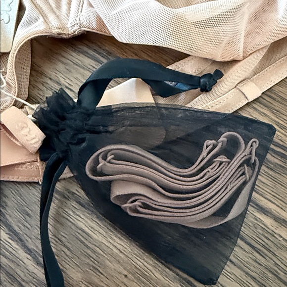 SKIMS‎ Mesh Strapless Underwire Bra SZ 36B IN Ochre NEW With Tags - Picture 6 of 9